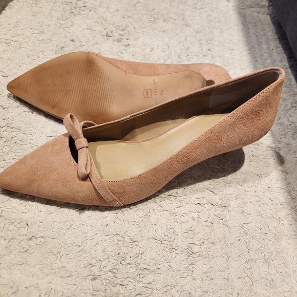 Reese Suede Bow Pumps Ann Taylor - Picture 5 of 6